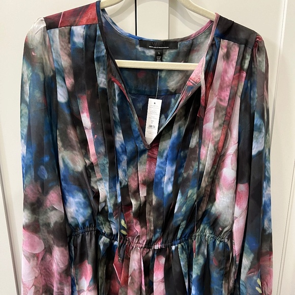 WHBM Long Sleeve V-Neck Pleated Chiffon Blouse NWT - Picture 2 of 11